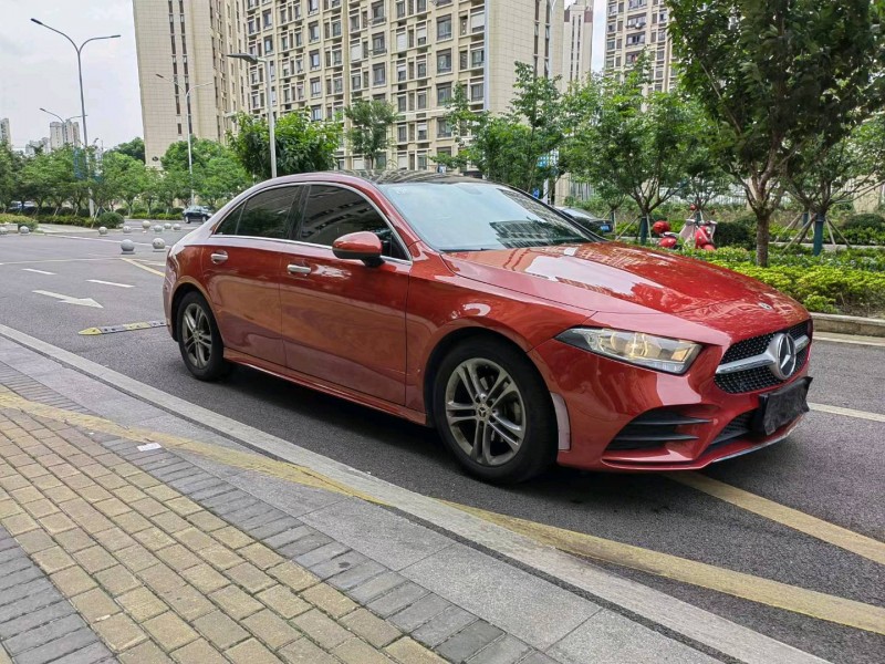 苏州21年奔驰A3