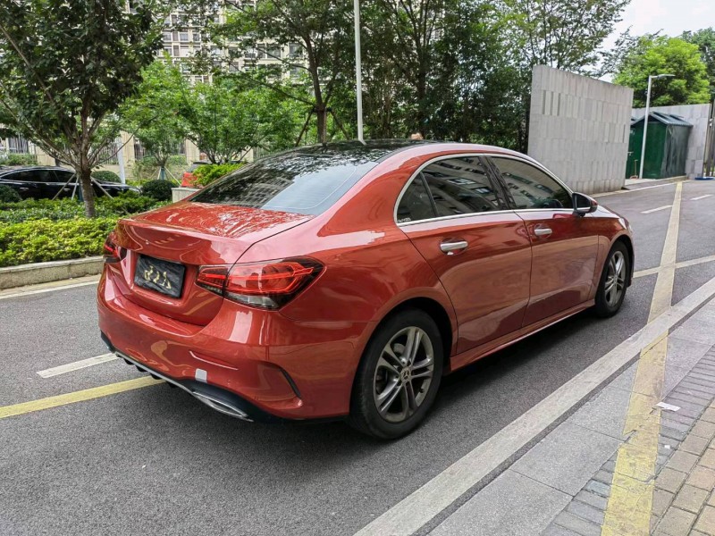 苏州21年奔驰A8