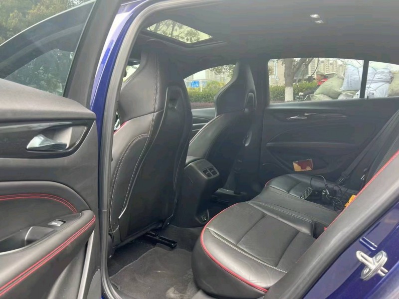 苏州18年别克君威5