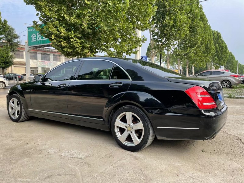 济宁08年奔驰S8