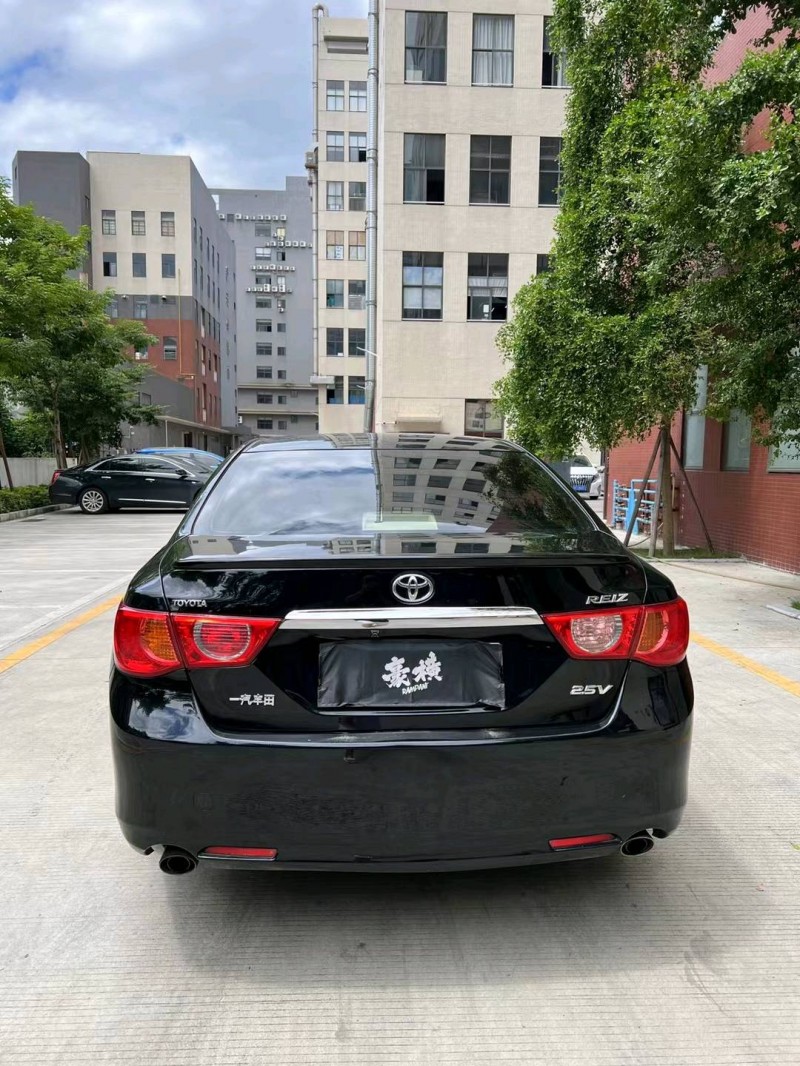 佛山11年丰田锐志5