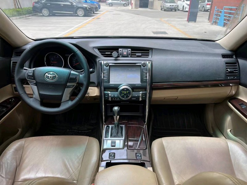 佛山11年丰田锐志8