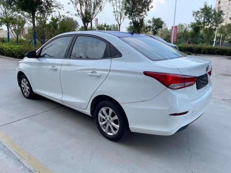 榆林20年长安汽车悦翔5