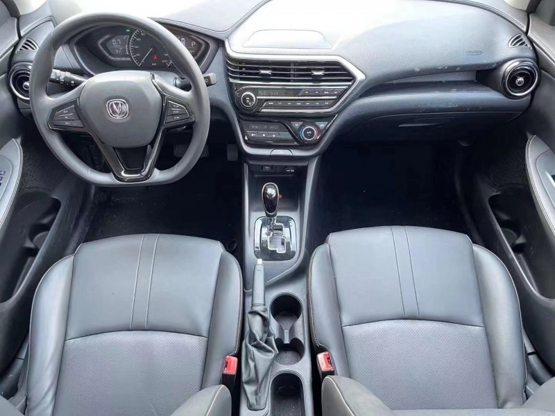 榆林20年长安汽车悦翔7