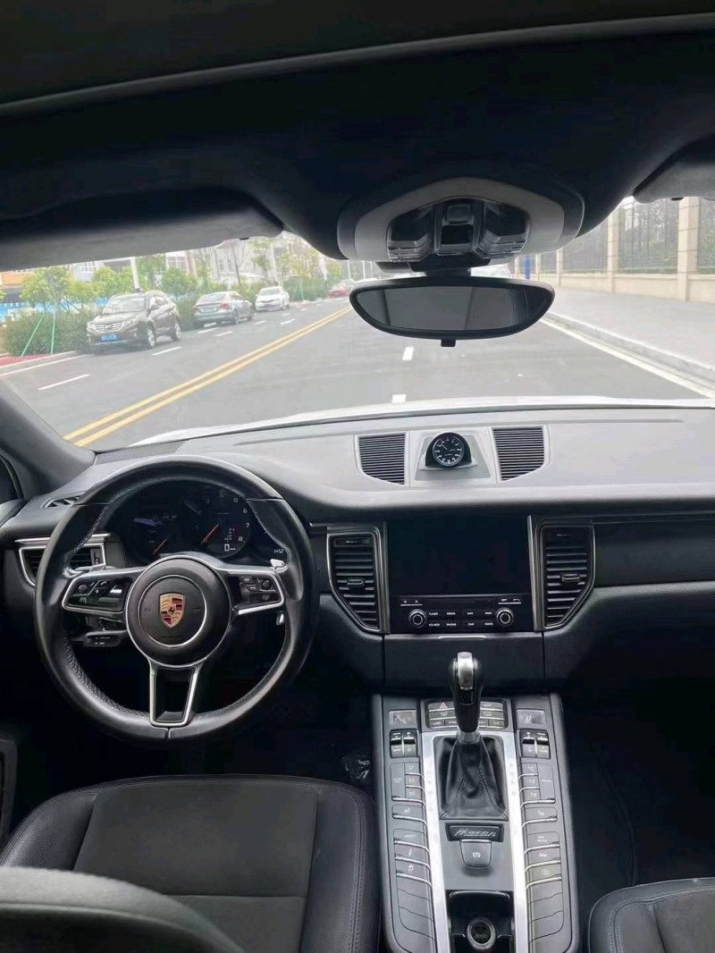 珠海16年保时捷Macan9