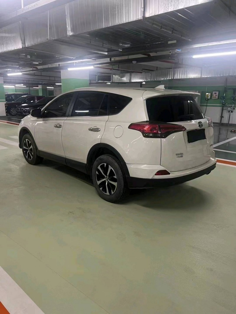 嘉兴19年丰田RAV4荣放4