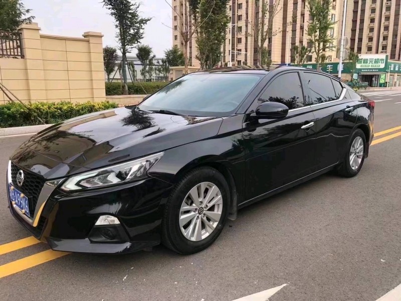 东营19年日产天籁5