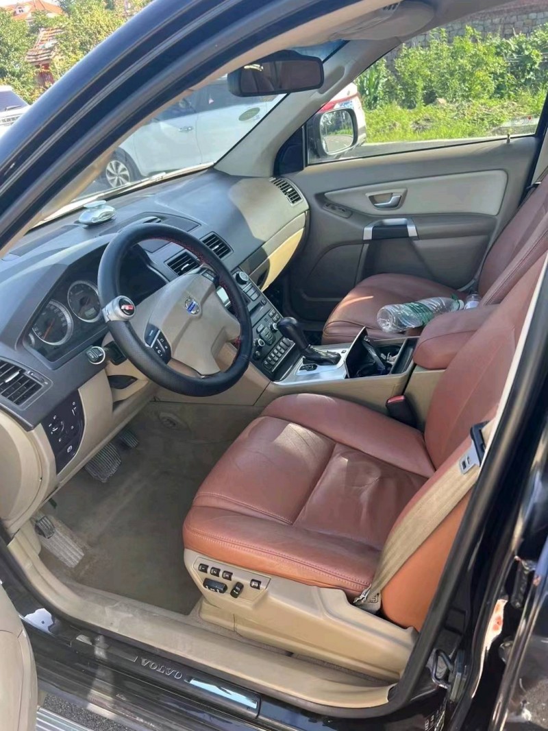 东营11年沃尔沃XC909