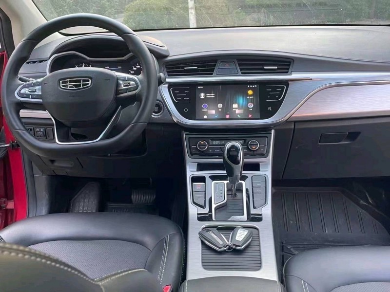 济宁20年吉利帝豪GS6