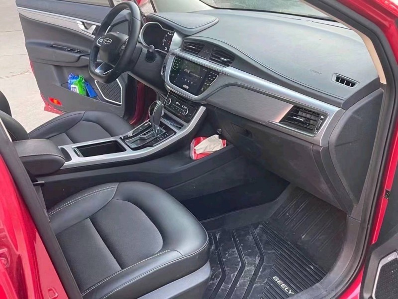 济宁20年吉利帝豪GS8