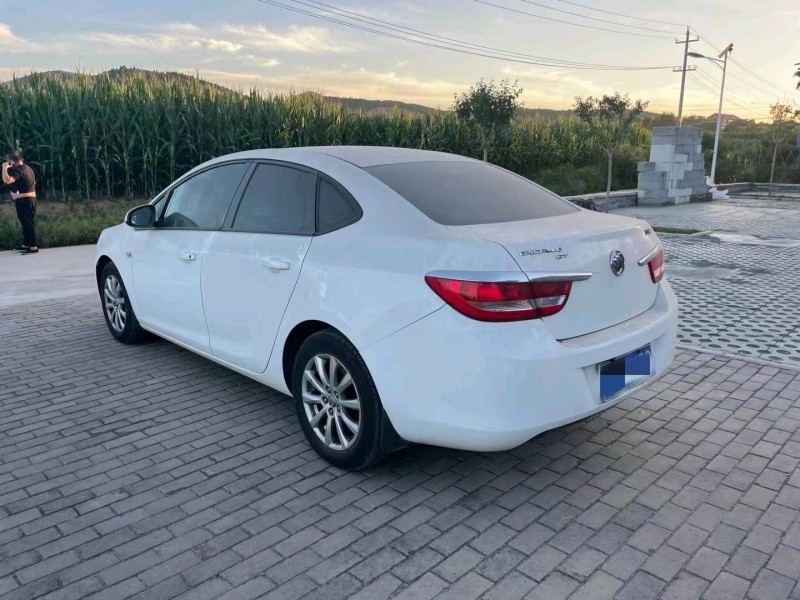 枣庄13年别克英朗GT7