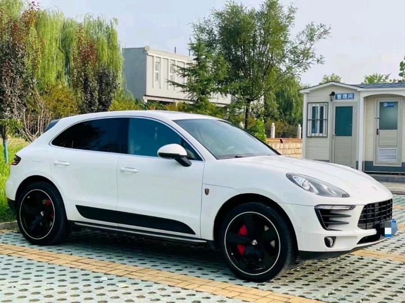 东营17年保时捷Macan2