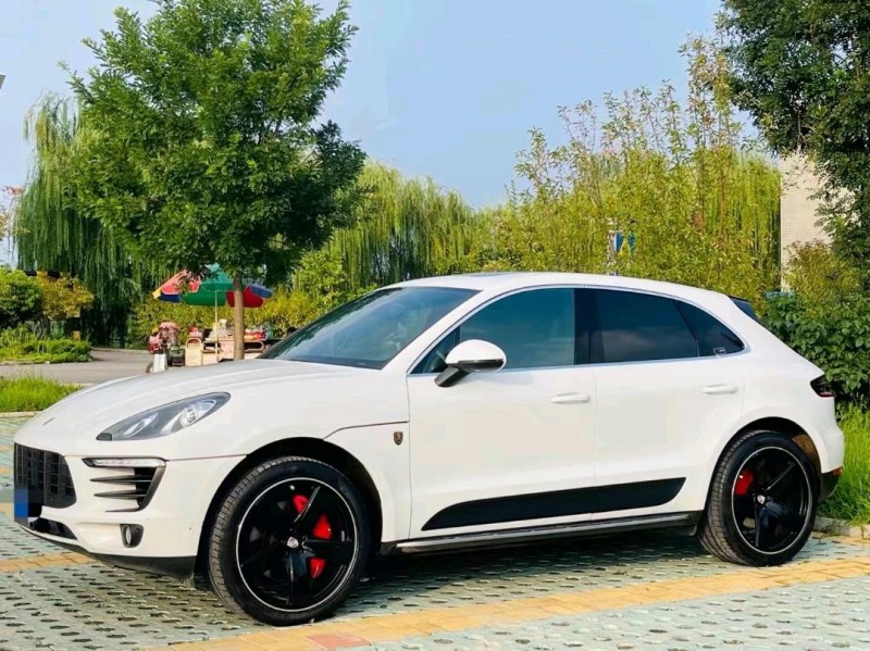 东营17年保时捷Macan3