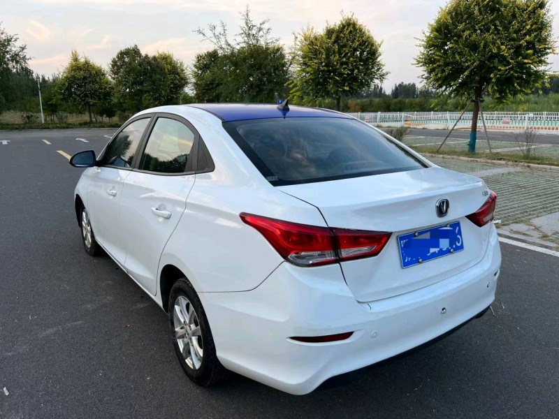 濱州20年長安汽車悅翔8