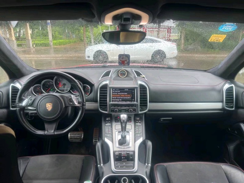 济南13年保时捷卡宴5