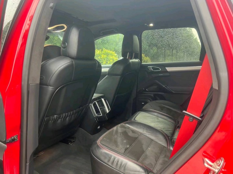 济南13年保时捷卡宴6