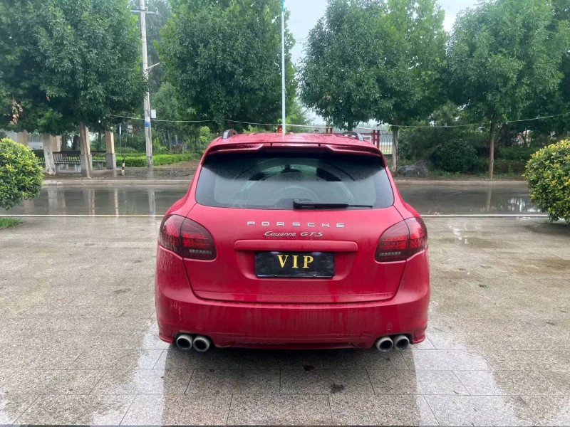 济南13年保时捷卡宴9