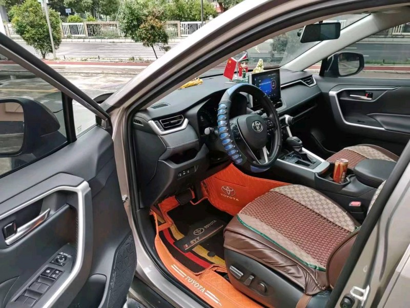 珠海22年丰田RAV47