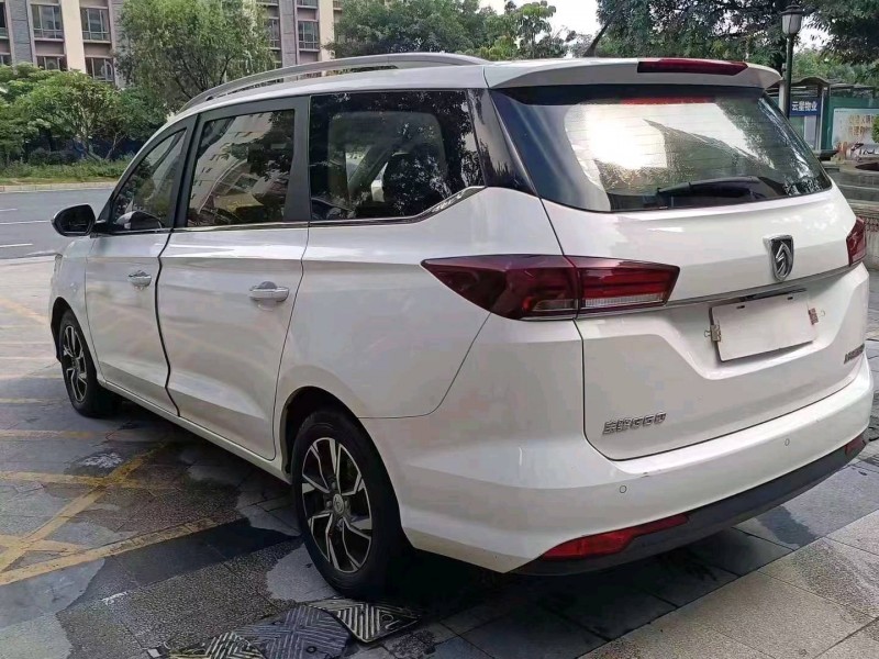 深圳19年寶駿3607
