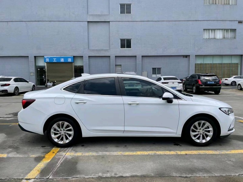 珠海20年别克威朗3