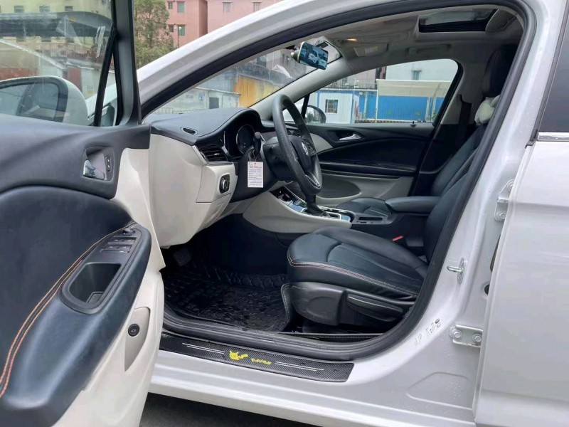 珠海20年别克威朗6