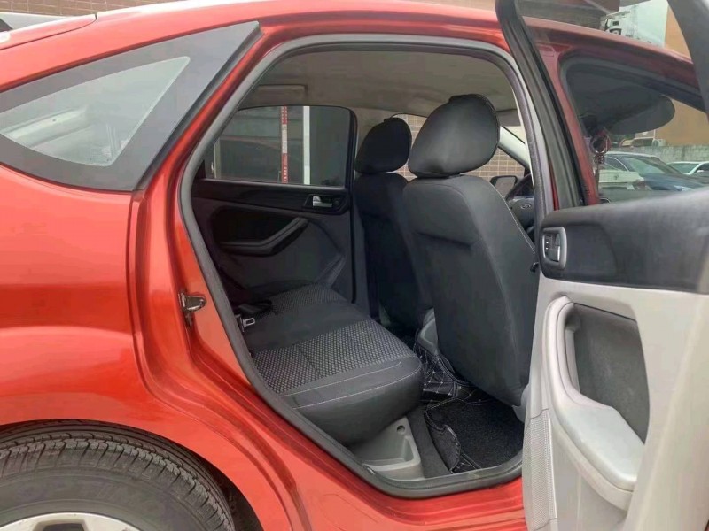 珠海15年福特福克斯8