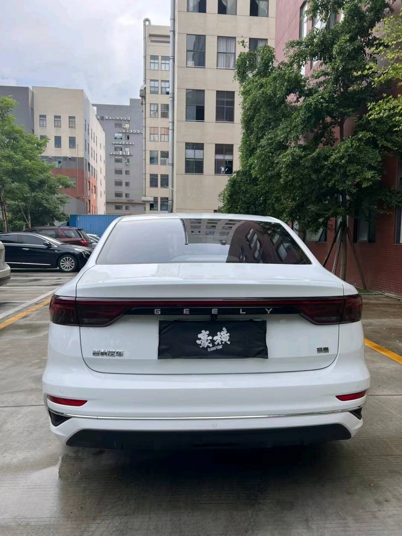 佛山22年吉利帝豪5