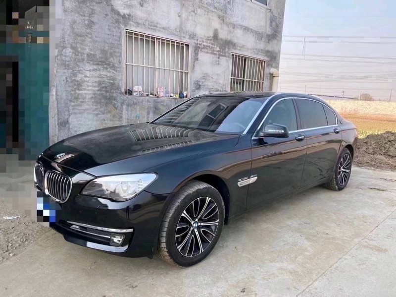 济南10年宝马7系3