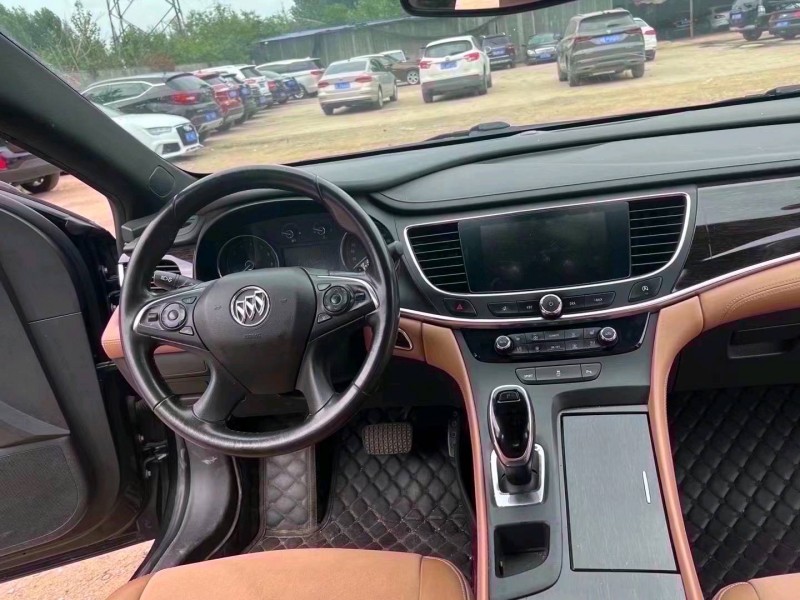 枣庄17年别克君越8