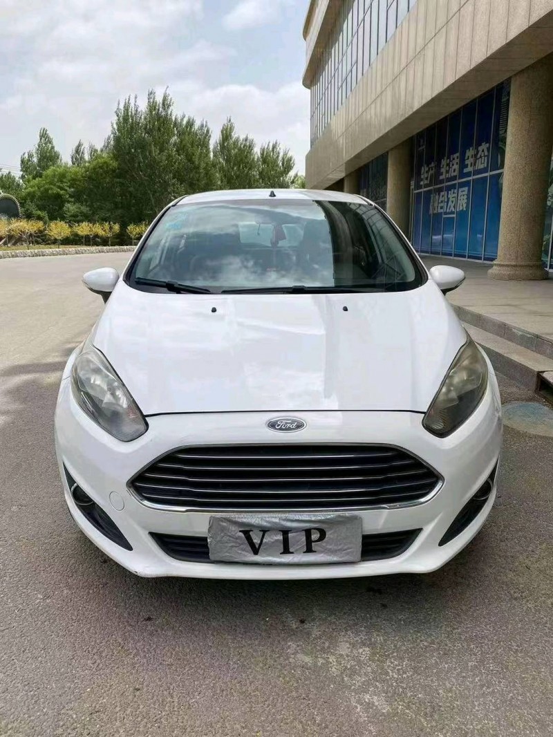 沈阳14年福特嘉年华1