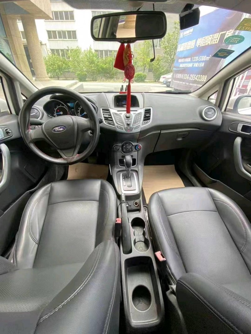 沈阳14年福特嘉年华5