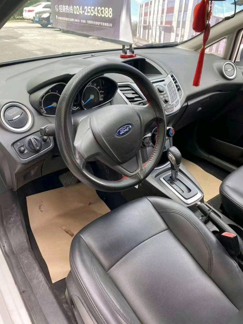 沈阳14年福特嘉年华6