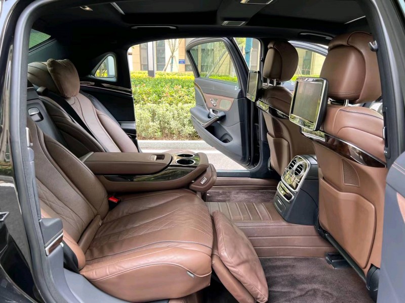 青岛17年奔驰迈巴赫S级7