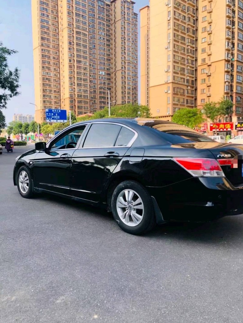 济南13年本田雅阁3