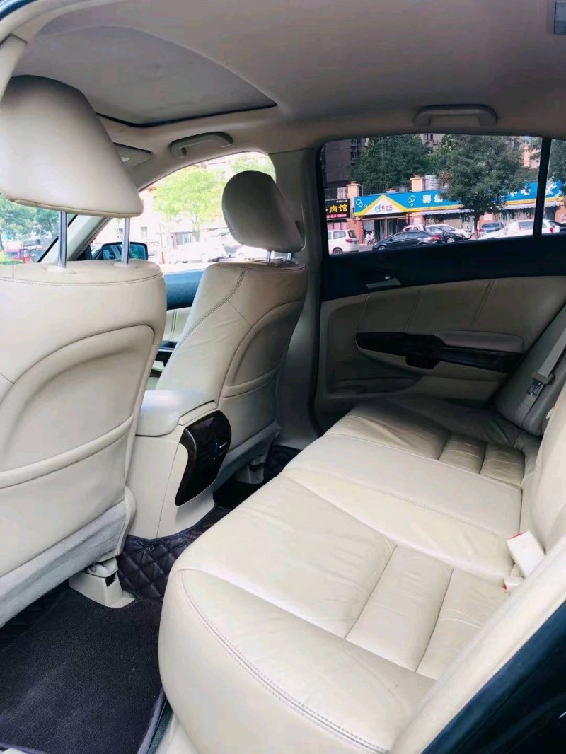 济南13年本田雅阁6