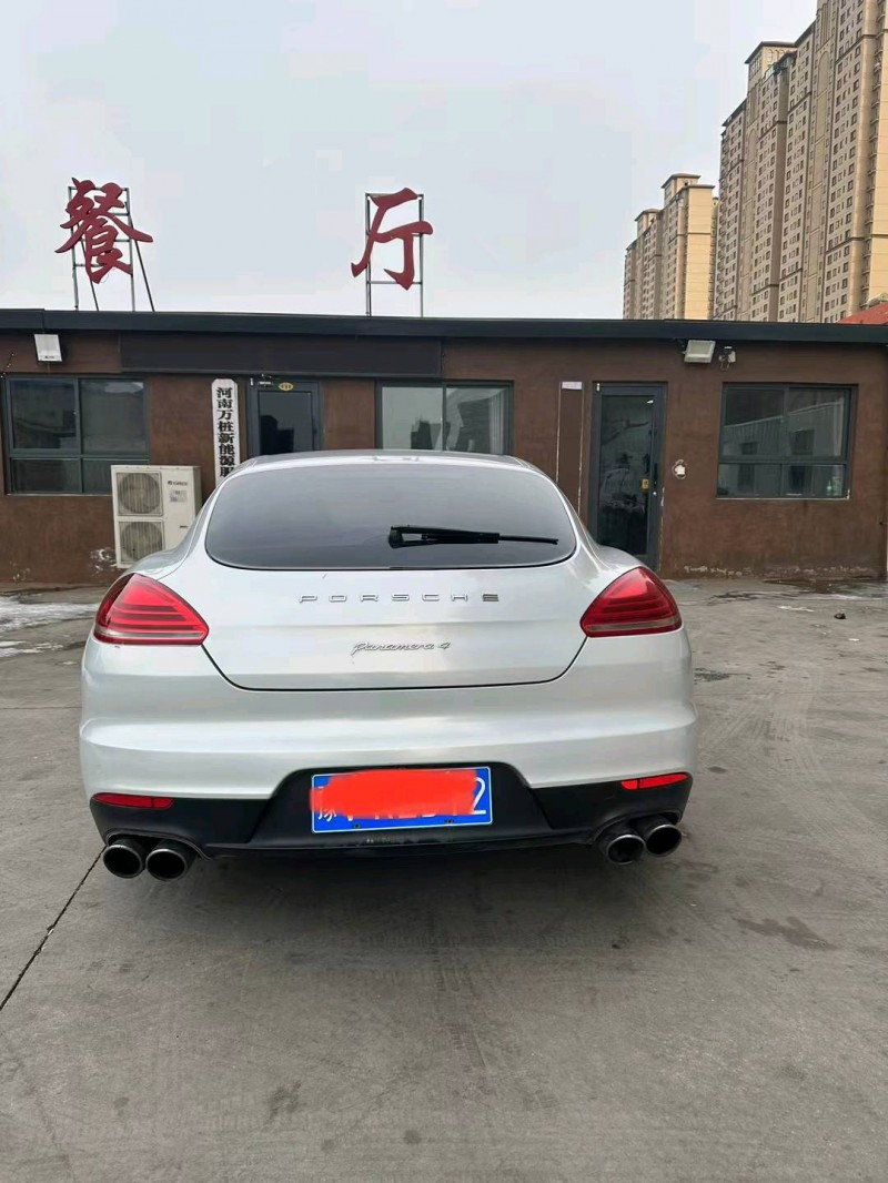 鄭州18年保時捷帕拉梅拉9