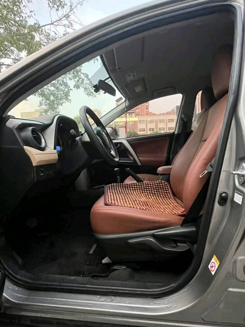 东莞18年丰田RAV4荣放4