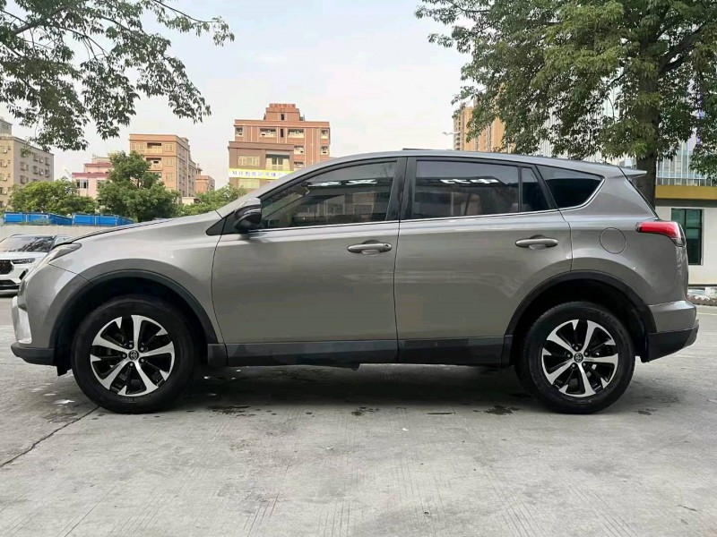 东莞18年丰田RAV4荣放7