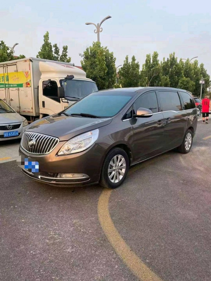 济南11年别克GL82