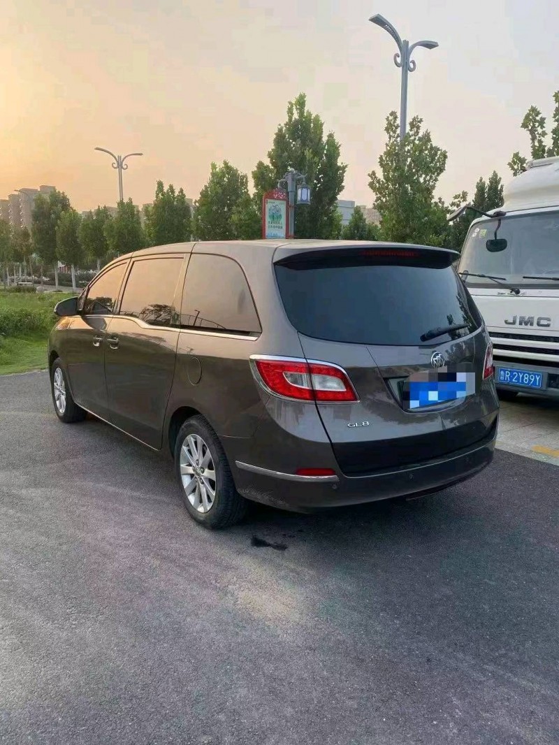 济南11年别克GL84