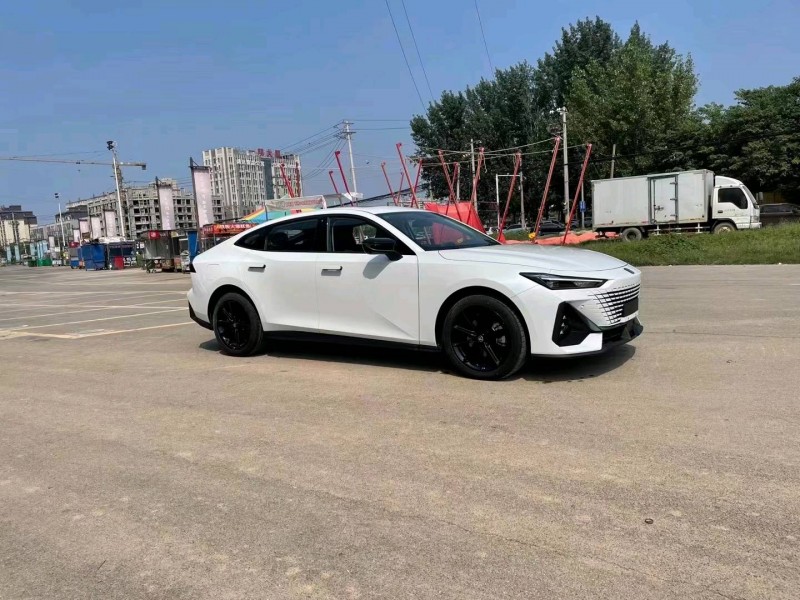 菏澤23年長安汽車UNI-V2