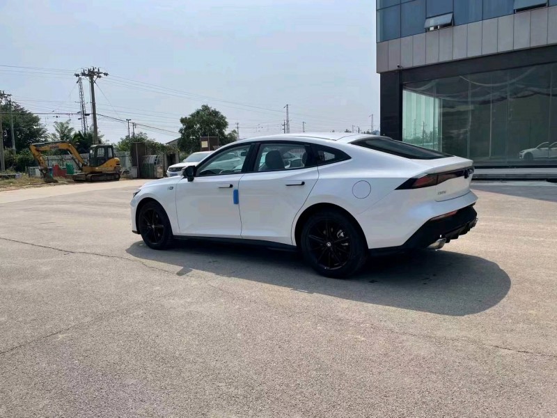 菏澤23年長安汽車UNI-V7