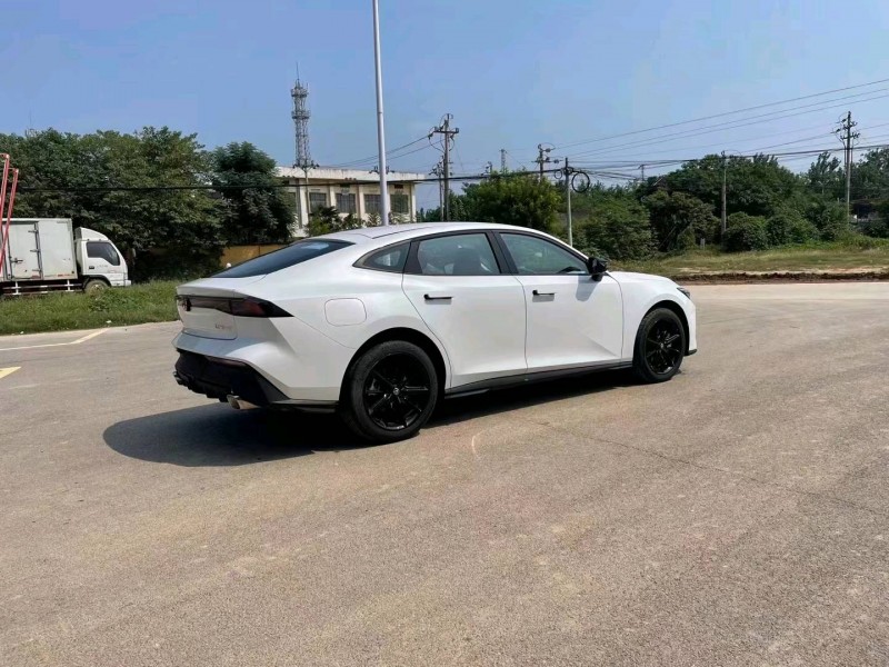 菏澤23年長安汽車UNI-V8