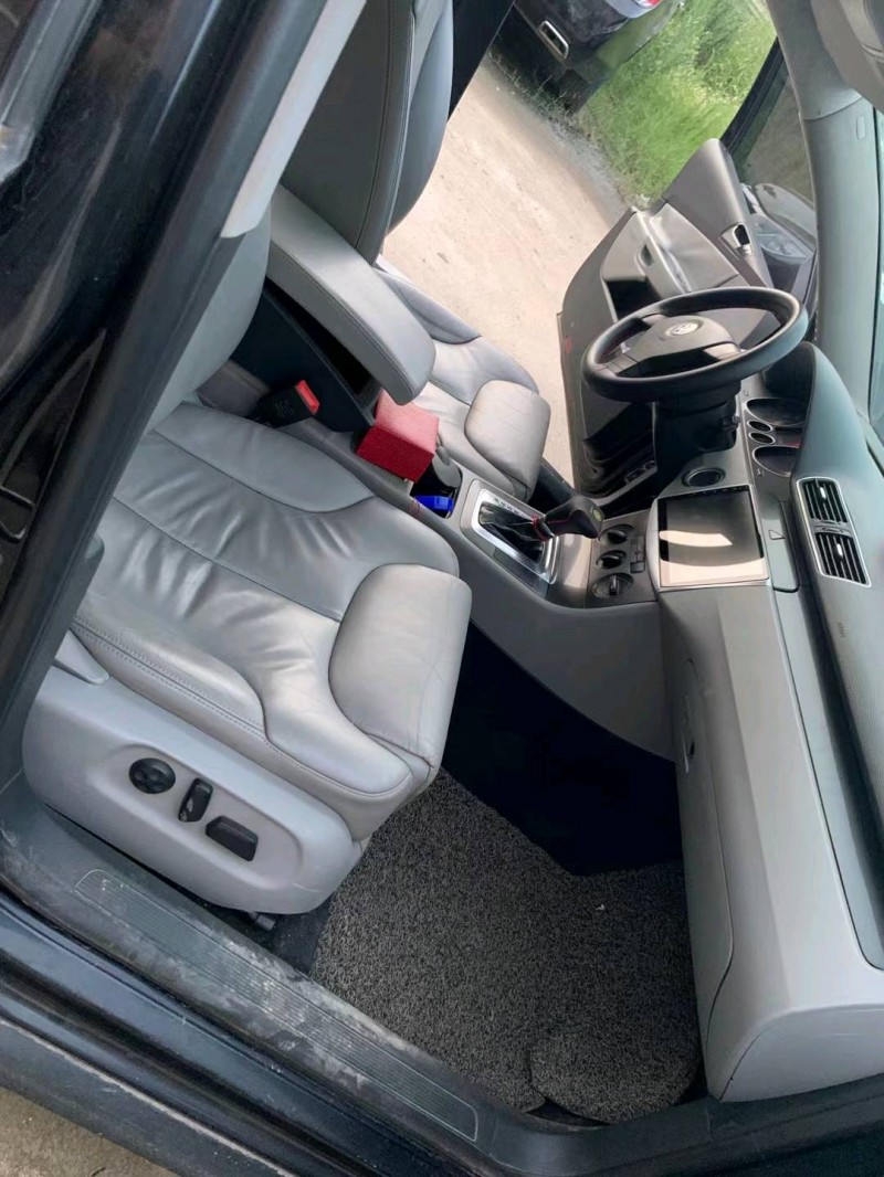 济南11年大众迈腾8