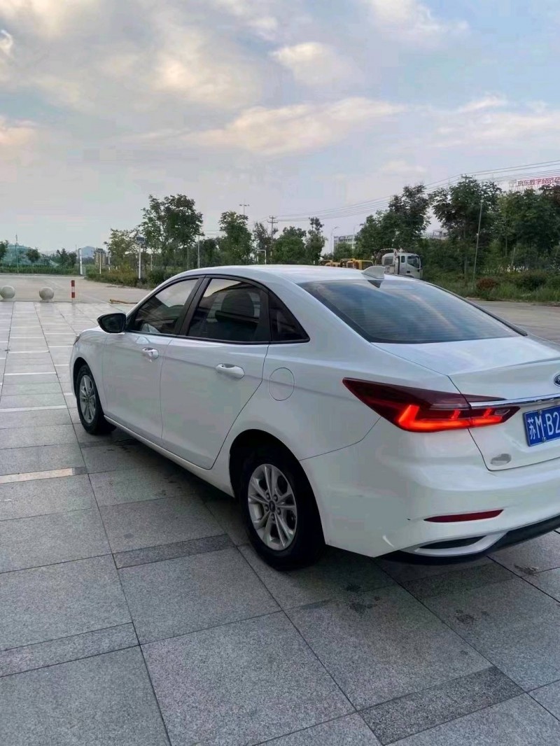 枣庄21年福特福睿斯9