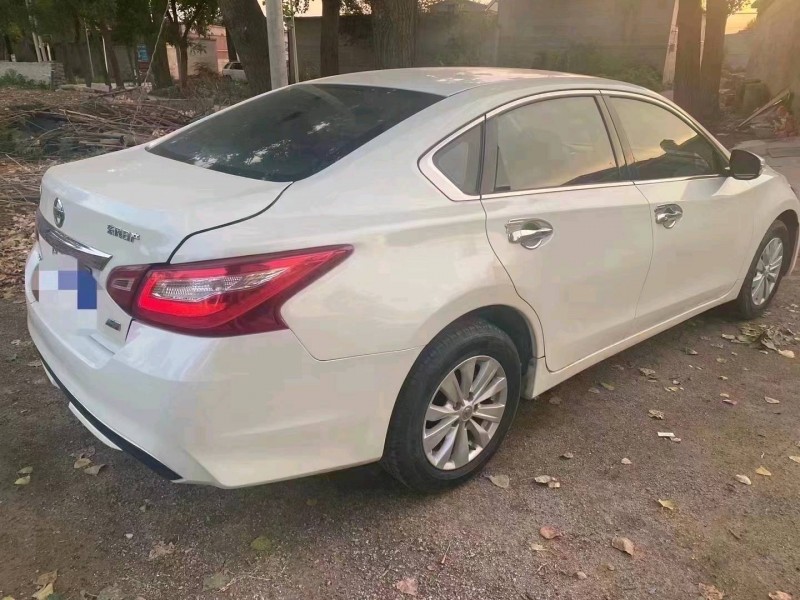 邯郸18年日产天籁3