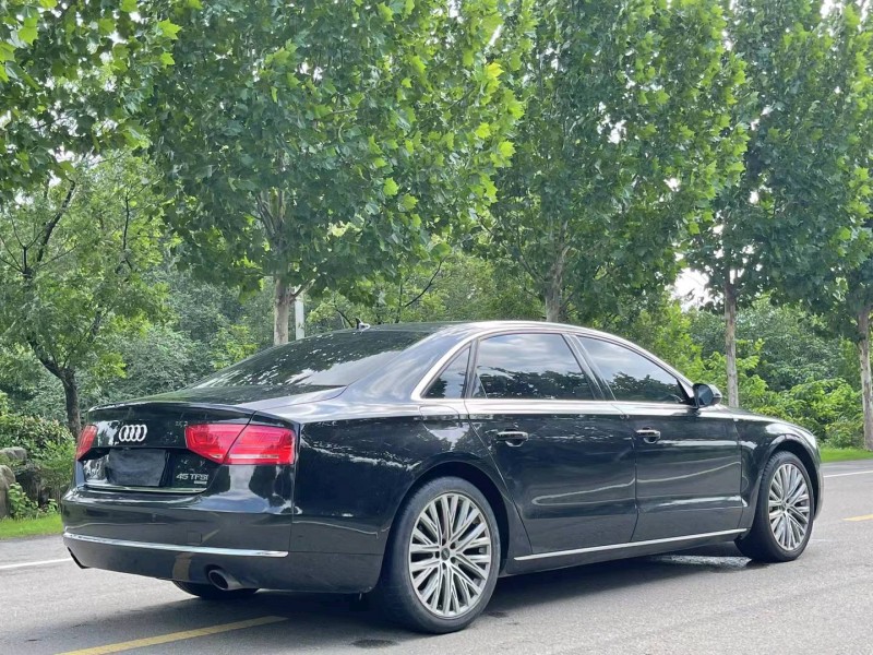 徐州13年奥迪A8L7