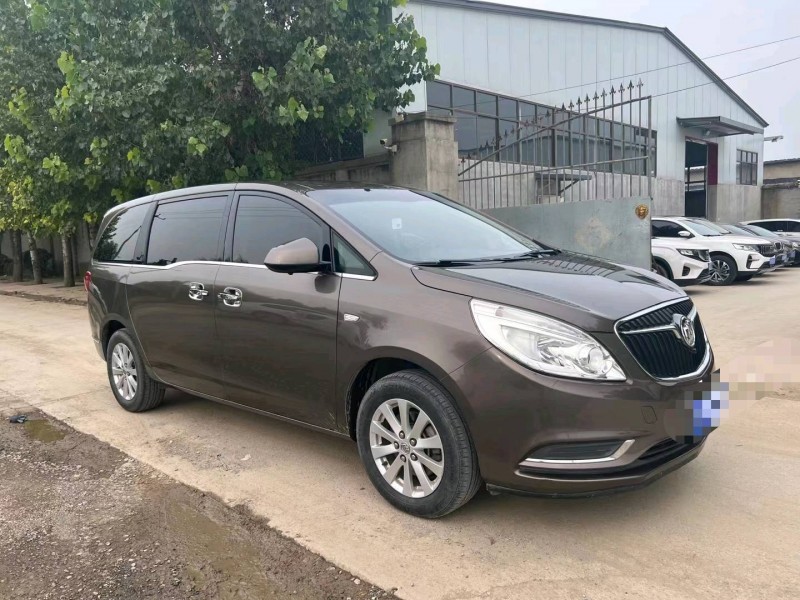 保定17年别克GL82