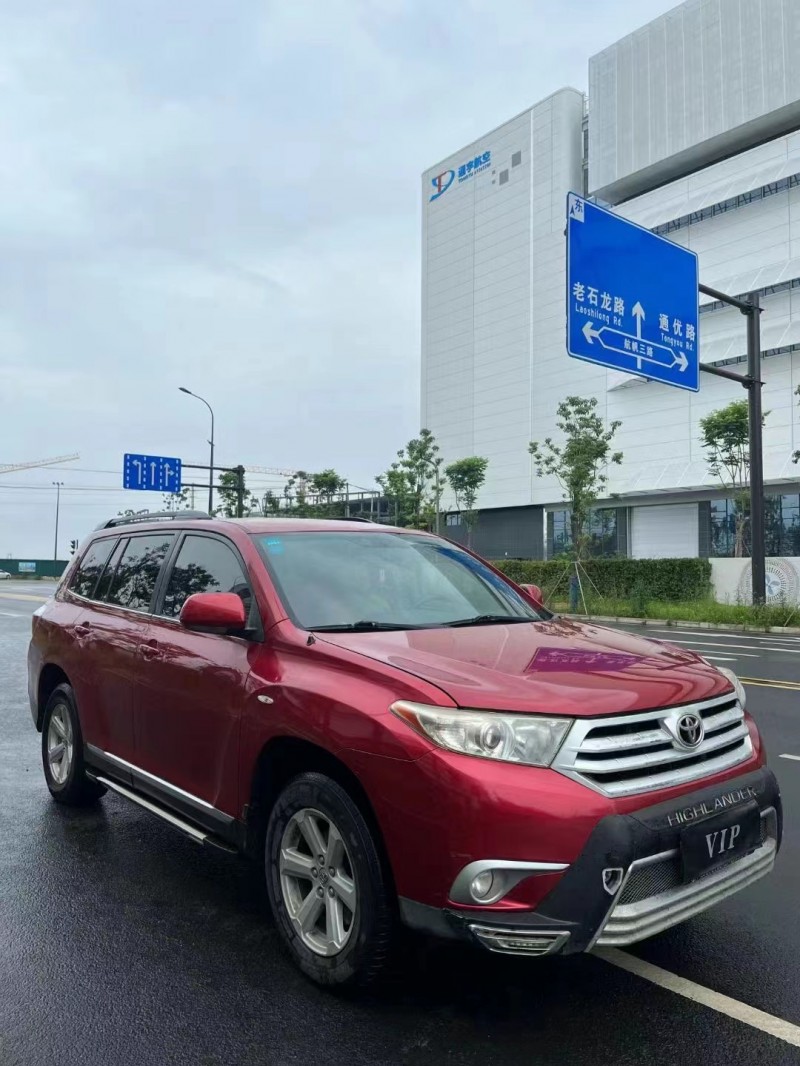 成都14年丰田汉兰达3