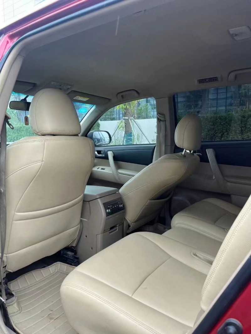 成都14年丰田汉兰达5